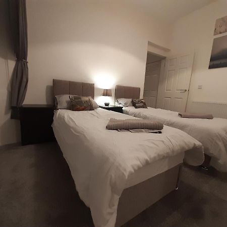 Appartamento Carvetii - Edward House A - 2 Dbl Bed 1St Floor Flat Dunfermline Esterno foto